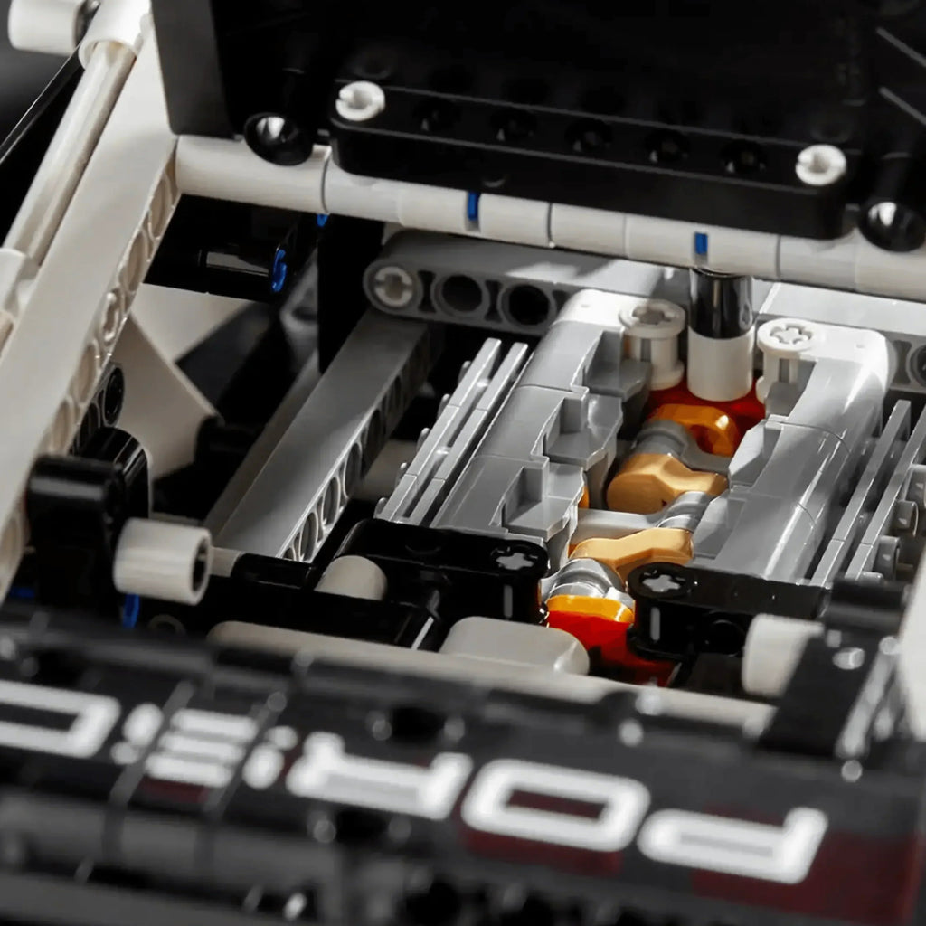 Porsche 911 RSR (1580 pieces)